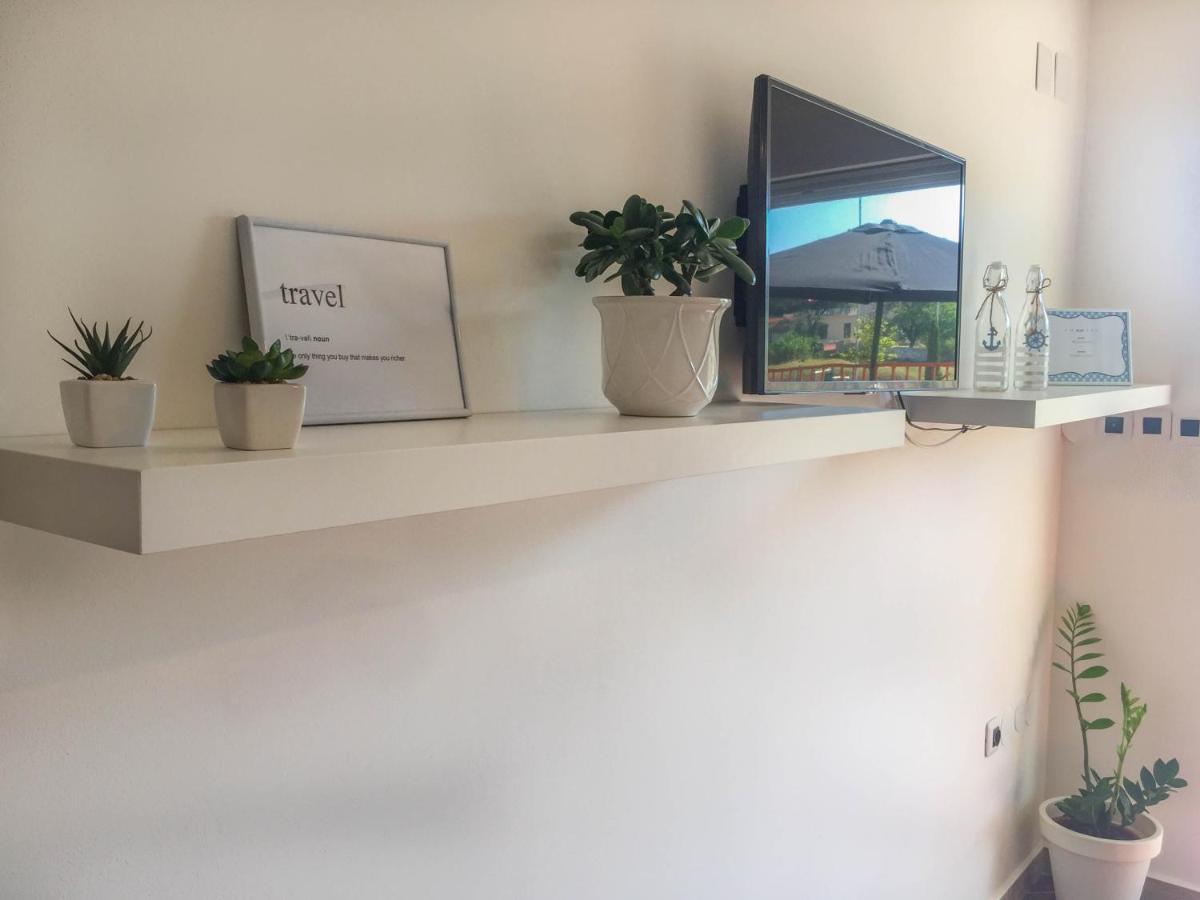 Elysium Apartment Пула Екстериор снимка