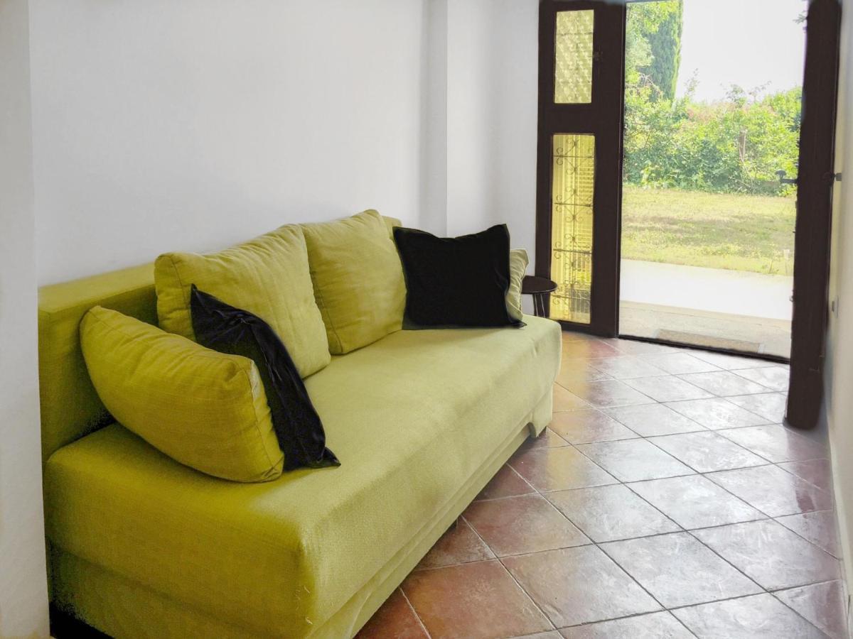Elysium Apartment Пула Екстериор снимка