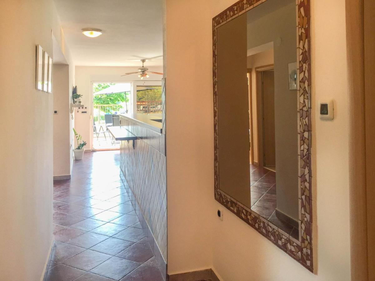 Elysium Apartment Пула Екстериор снимка